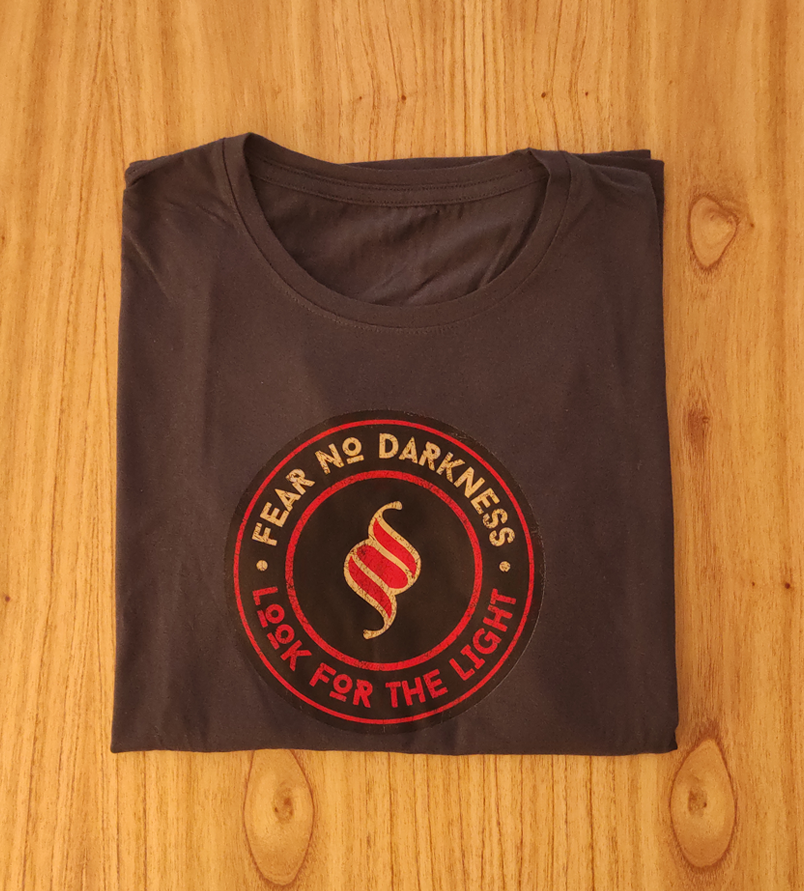 Remera Fear No Darkness - Topo Liso - XL - Imagen 2